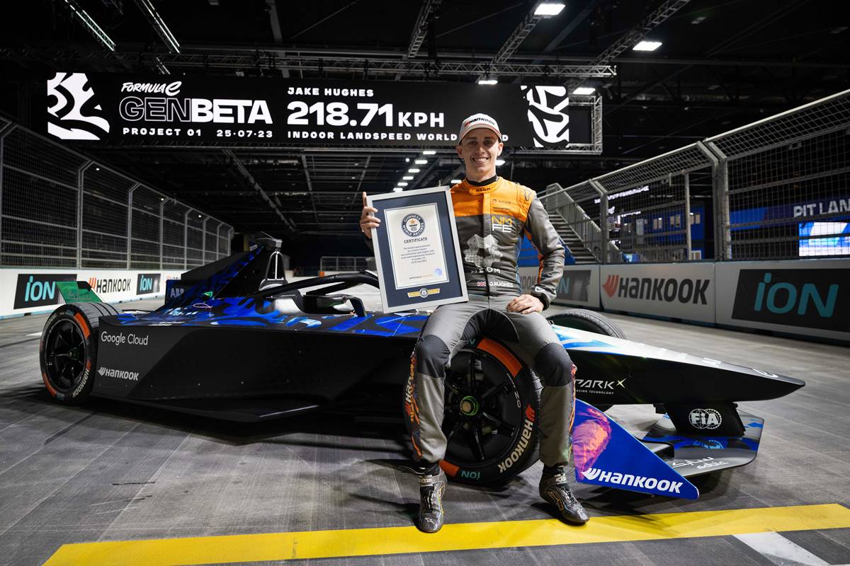 Un Fórmula E rompe el récord de velocidad en pista cubierta