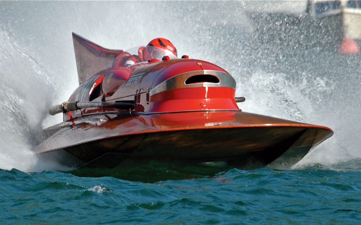 Arno XI: La Ferrari que brilló en el agua