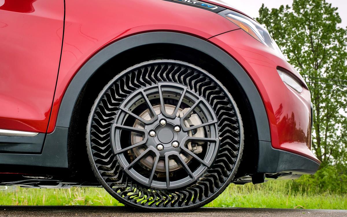 Michelin y GM presentaron un neumático sin aire