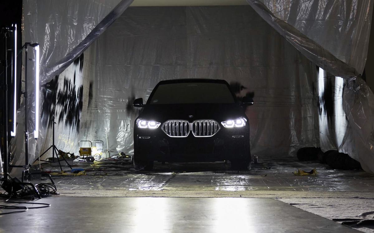 Un BMW X6 súper negro