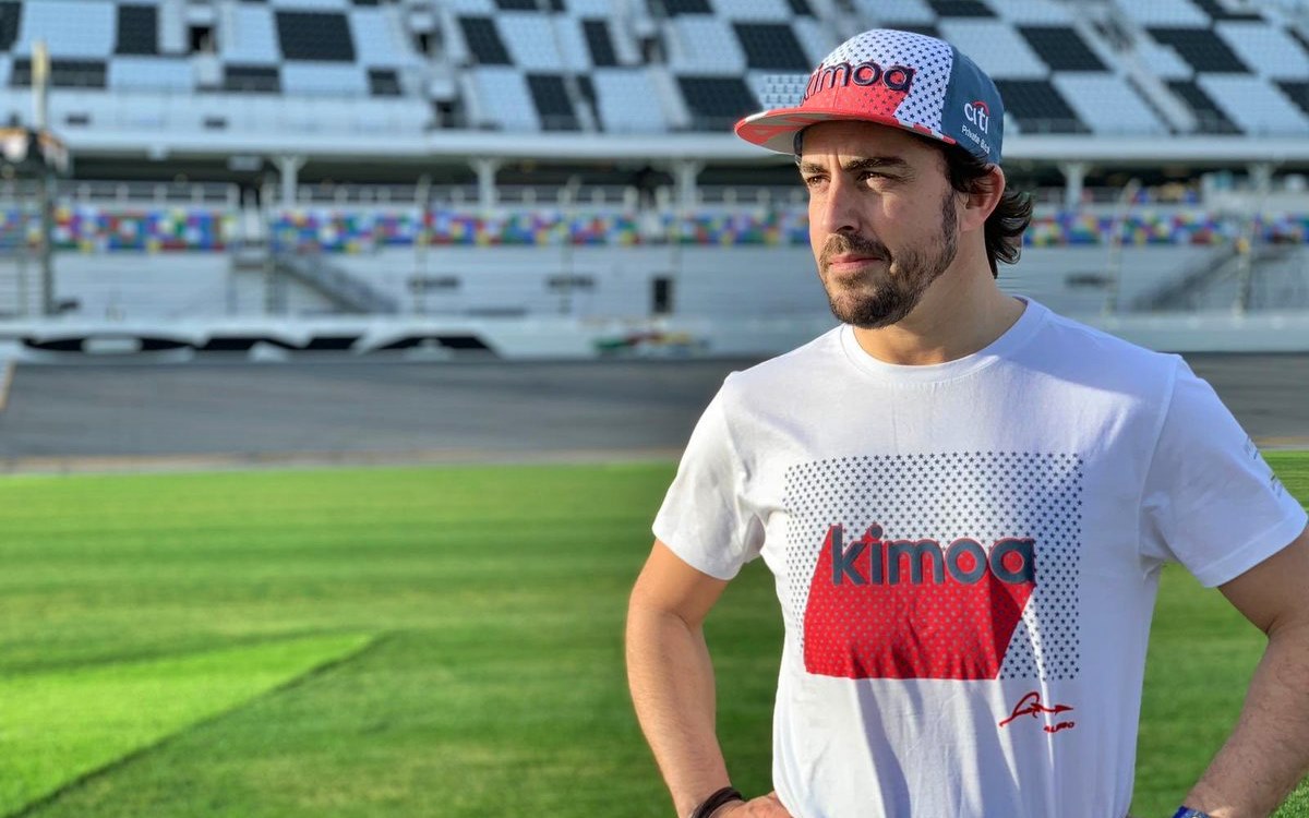 ¿Cuánto cuesta vestirse con Kimoa, la marca de ropa urbana de Fernando Alonso?