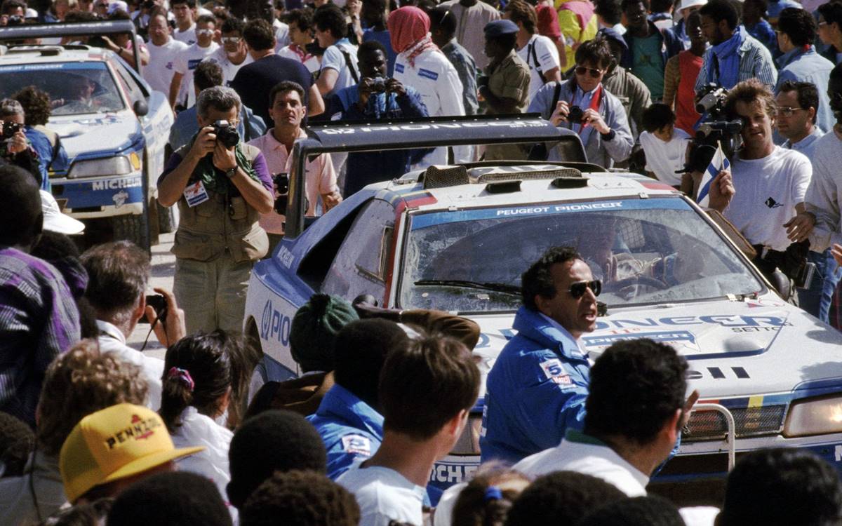 El día que secuestraron el auto de Ari Vatanen en pleno Dakar