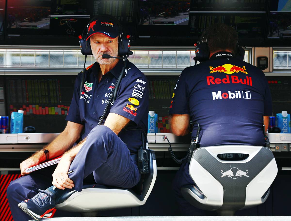 Christian Horner asegura que Adrian Newey seguirá en Red Bull