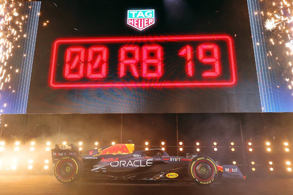 Red Bull presentó el RB19 con el que pretende seguir con su reinado