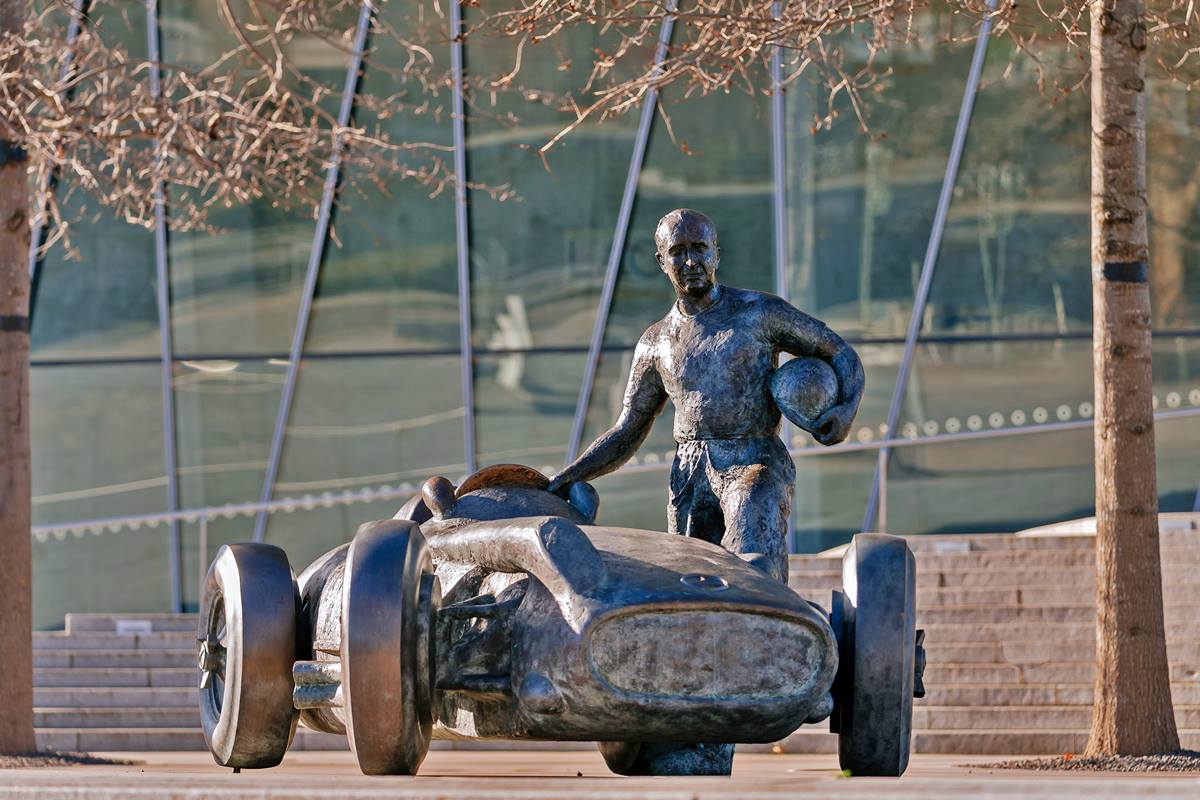 Escultura Juan Manuel Fangio