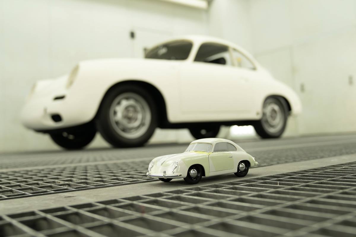 Diseñador argentino crea una particular obra de arte sobre un Porsche 356 SC