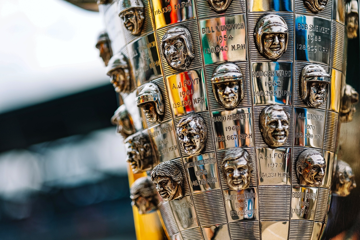 Copa Borg-Warner: El eterno testigo de la grandeza de las 500 Millas de Indianápolis