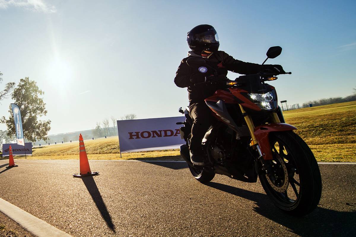 Honda CB300 Twister 