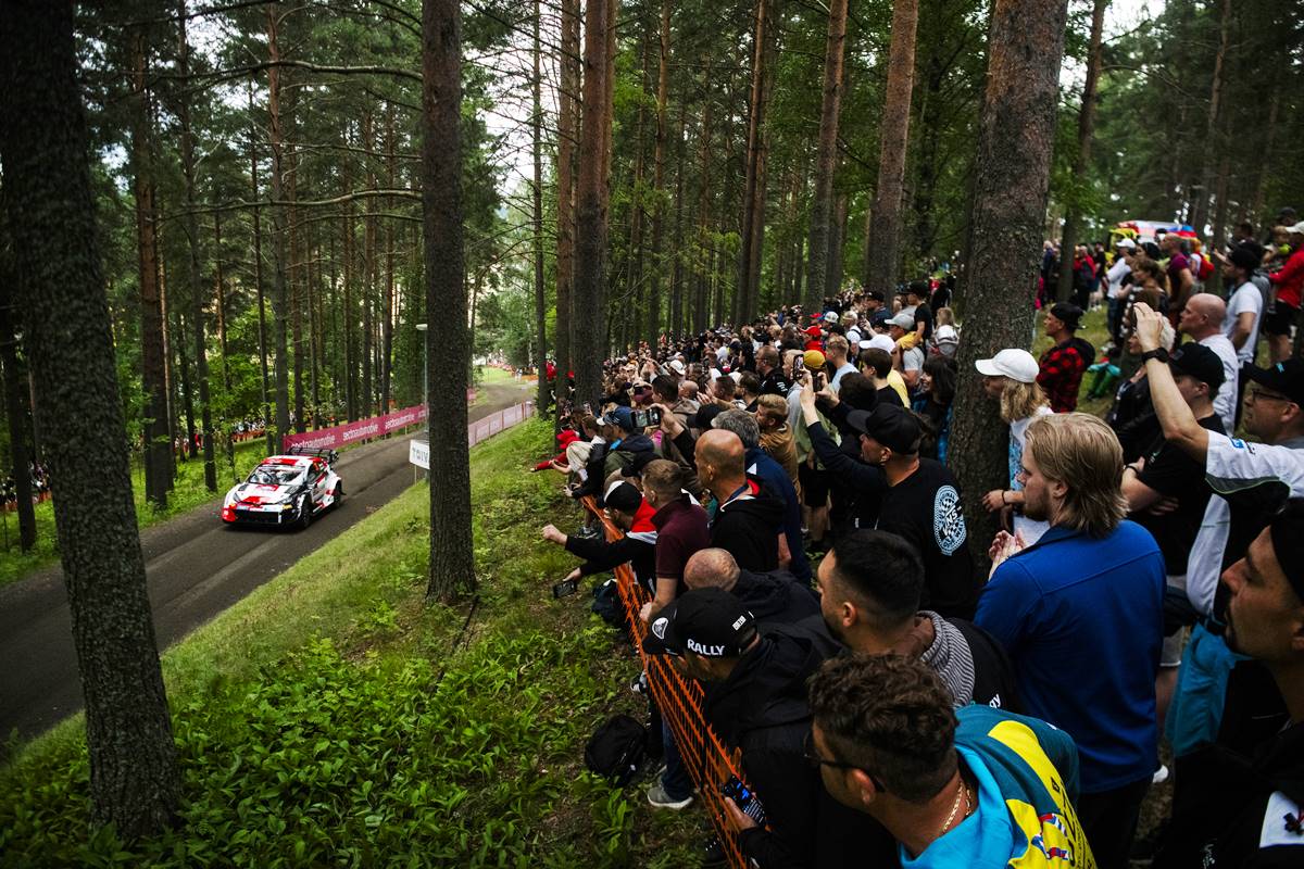 Elfyn Evans ganó el Rally de Finlandia y mantiene viva la lucha por el título