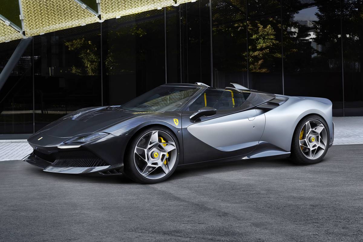Ferrari SP-8: un roadster tan bello como exclusivo