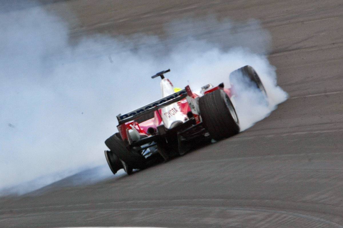 El día que la Fórmula 1 pasó vergüenza por culpa de los neumáticos