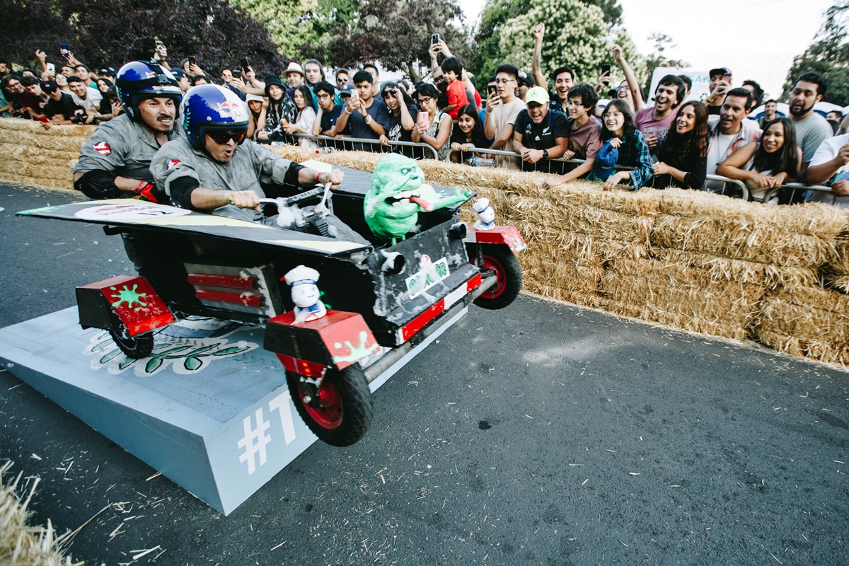 Red Bull Autos Locos 2023: Desafío de creatividad y diversión sobre ruedas