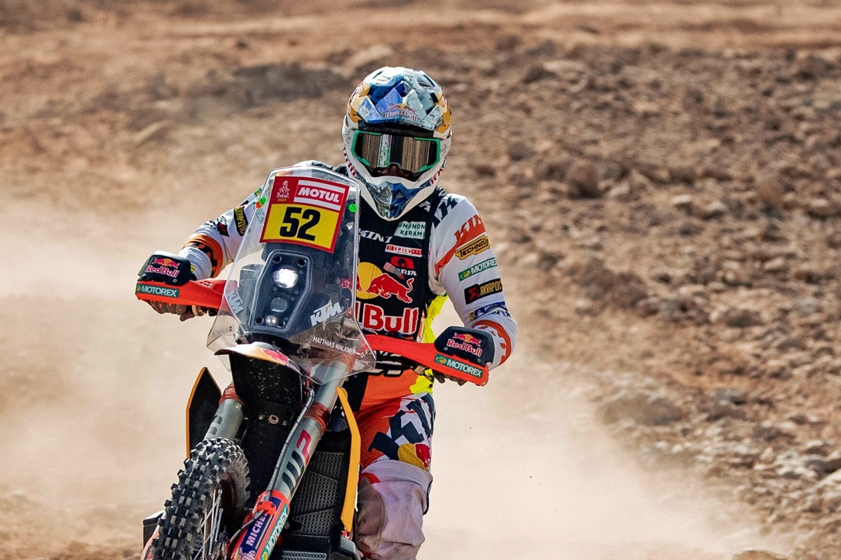 Rally Dakar: Un grave accidente deja afuera a piloto estrella de KTM
