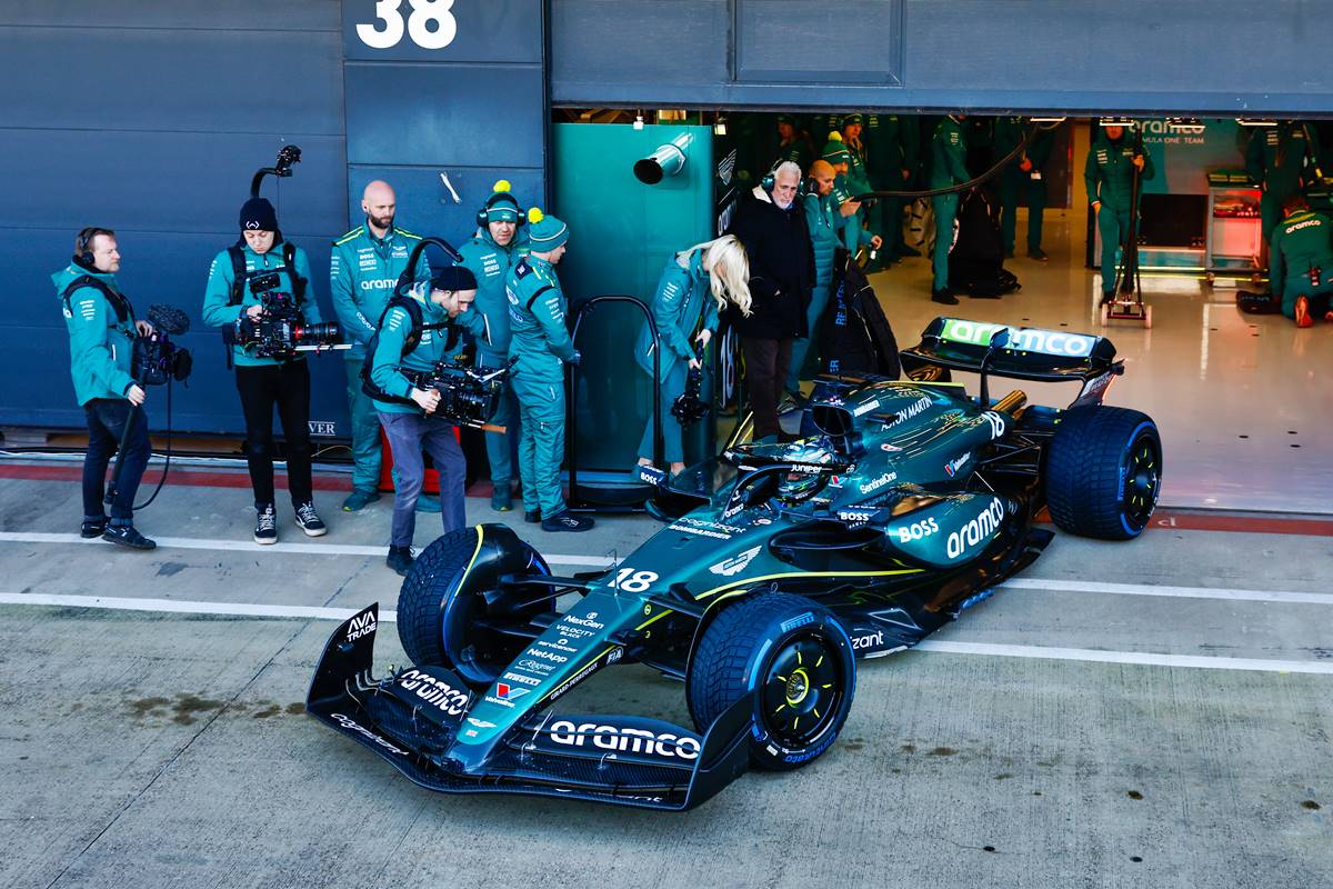 Aston Martin revela el AMR24 para desafiar a Red Bull en la Fórmula 1