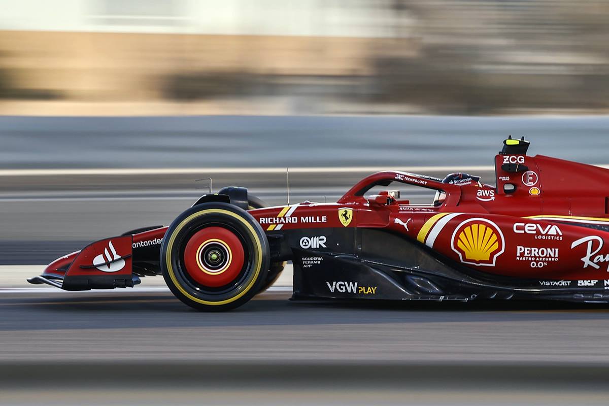 ¿Por qué se va Sainz de Ferrari?
