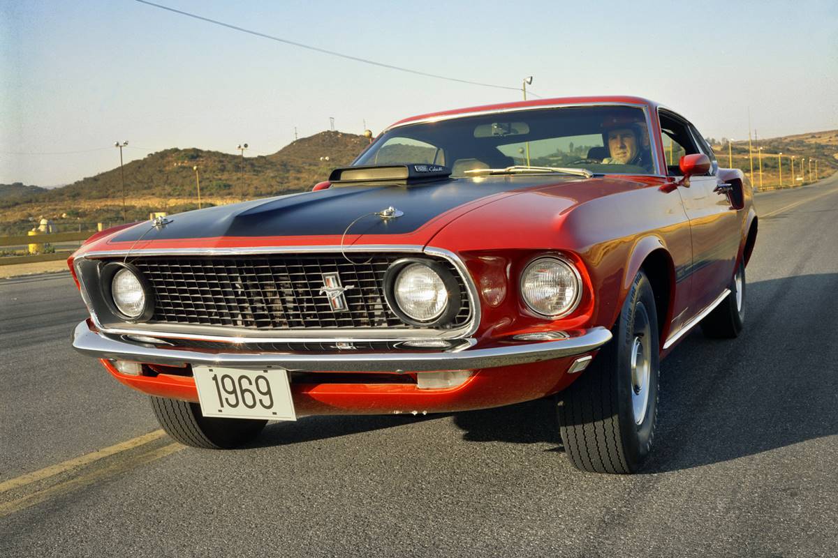ford mustang mach 1 historia