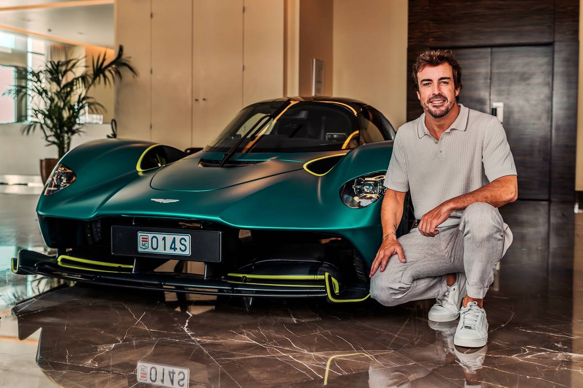 fernando alonso aston martin valkyrie