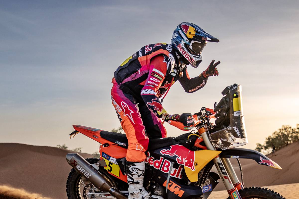 Daniel Sanders lidera el Rally de Marruecos tras ganar la tercera etapa