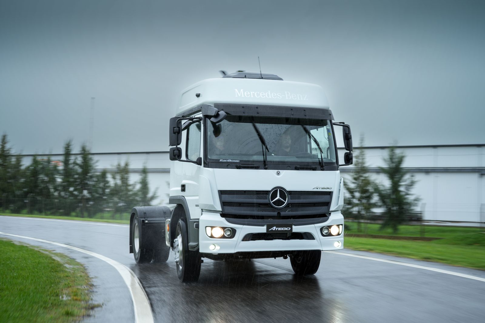 ¿Qué motor tiene el Mercedes Atego? 