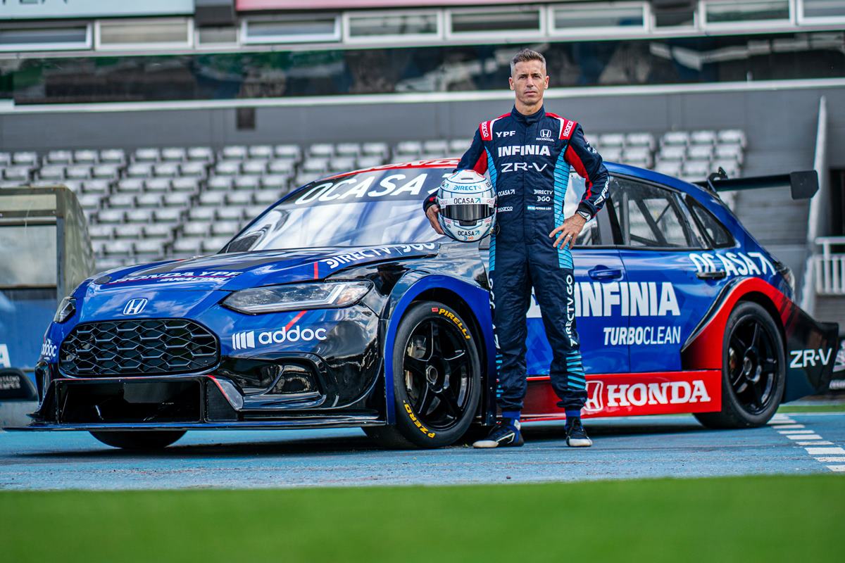 Con qué marca corre Leonel Pernía en TC2000
