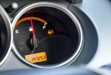 ¿Cómo puedo saber si le bajaron el kilometraje a un auto?