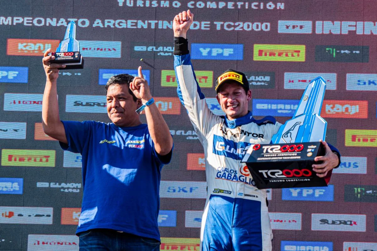 quien ganó la carrera de TC2000 en Rosario