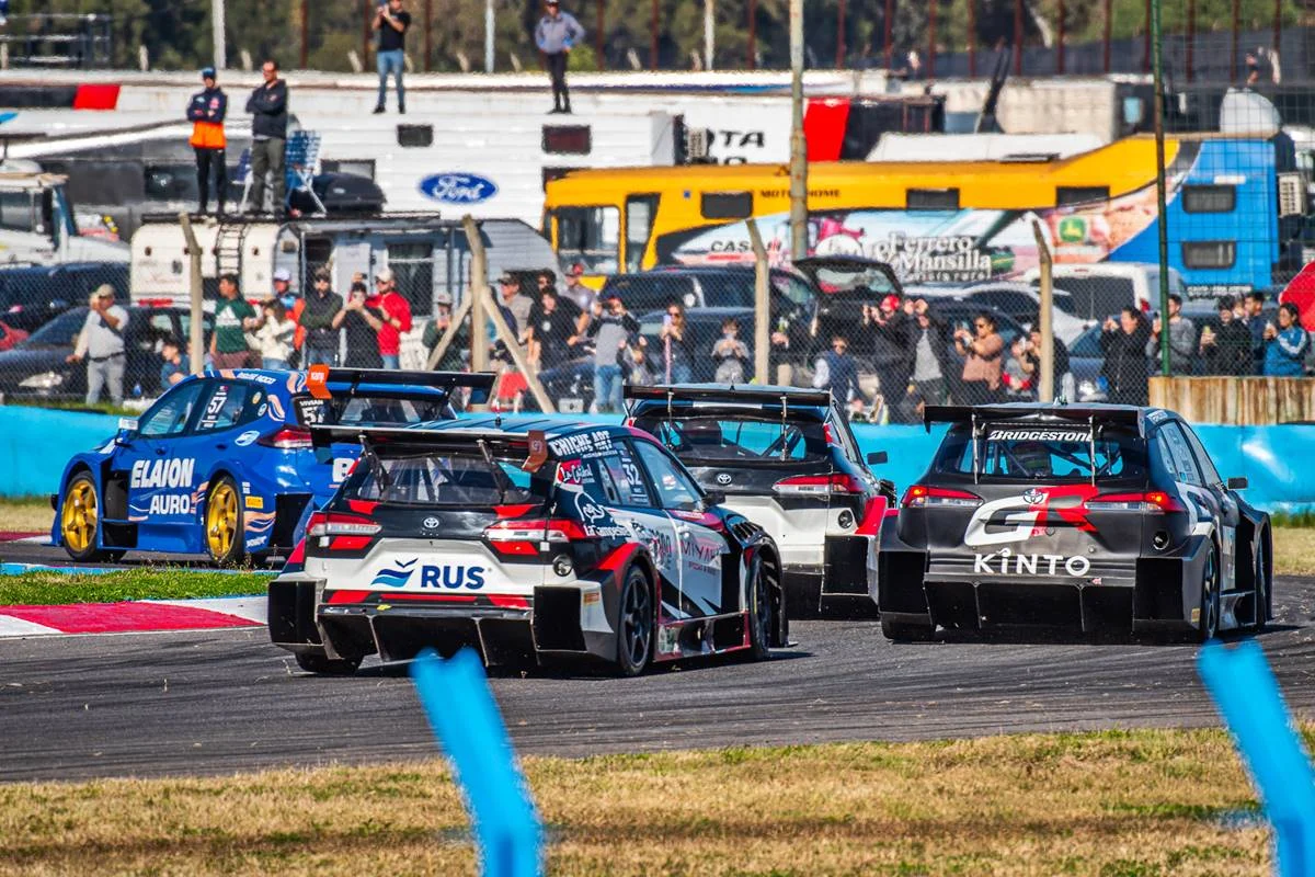 que autos corren en el tc 2000