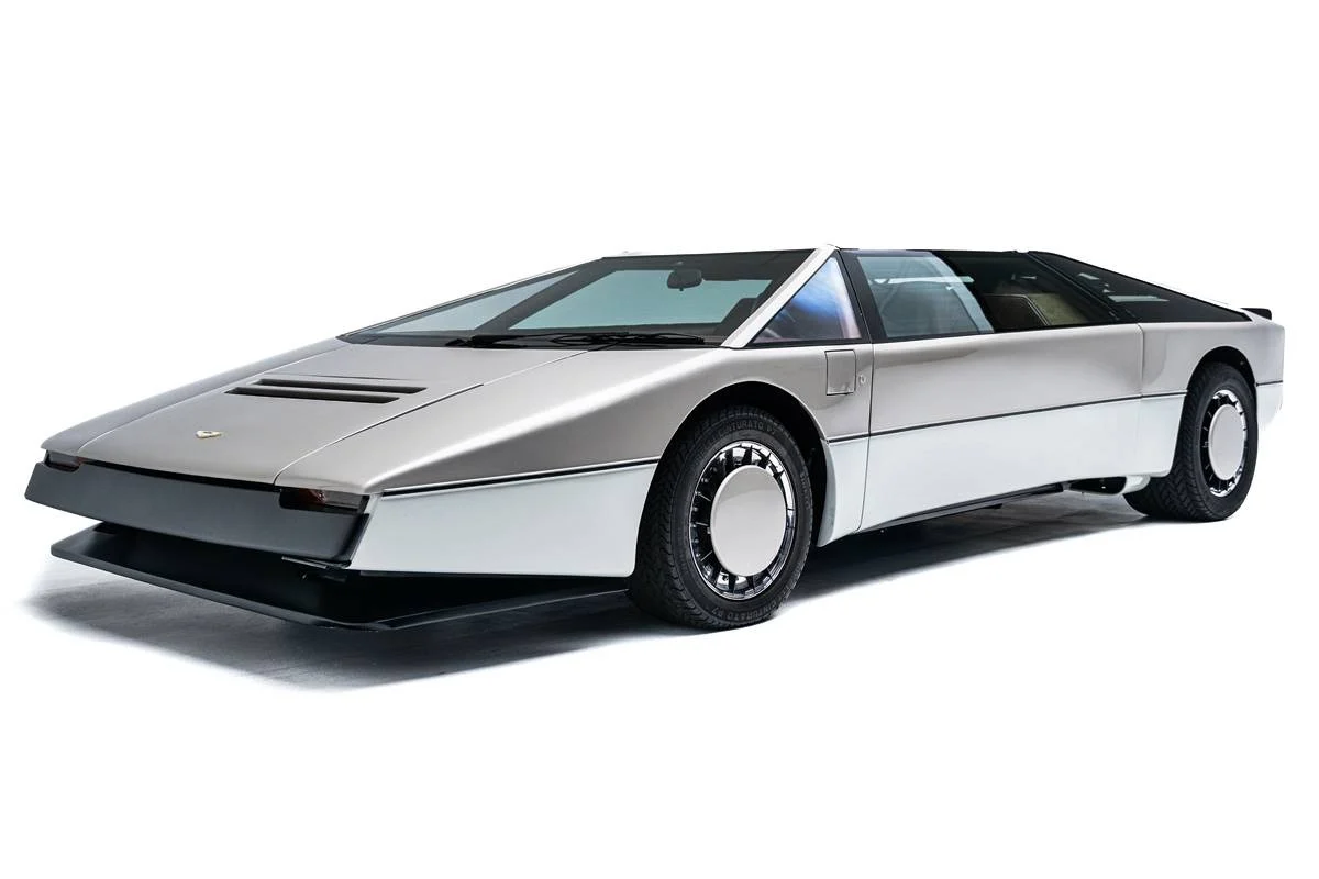 historia del Aston Martin Bulldog