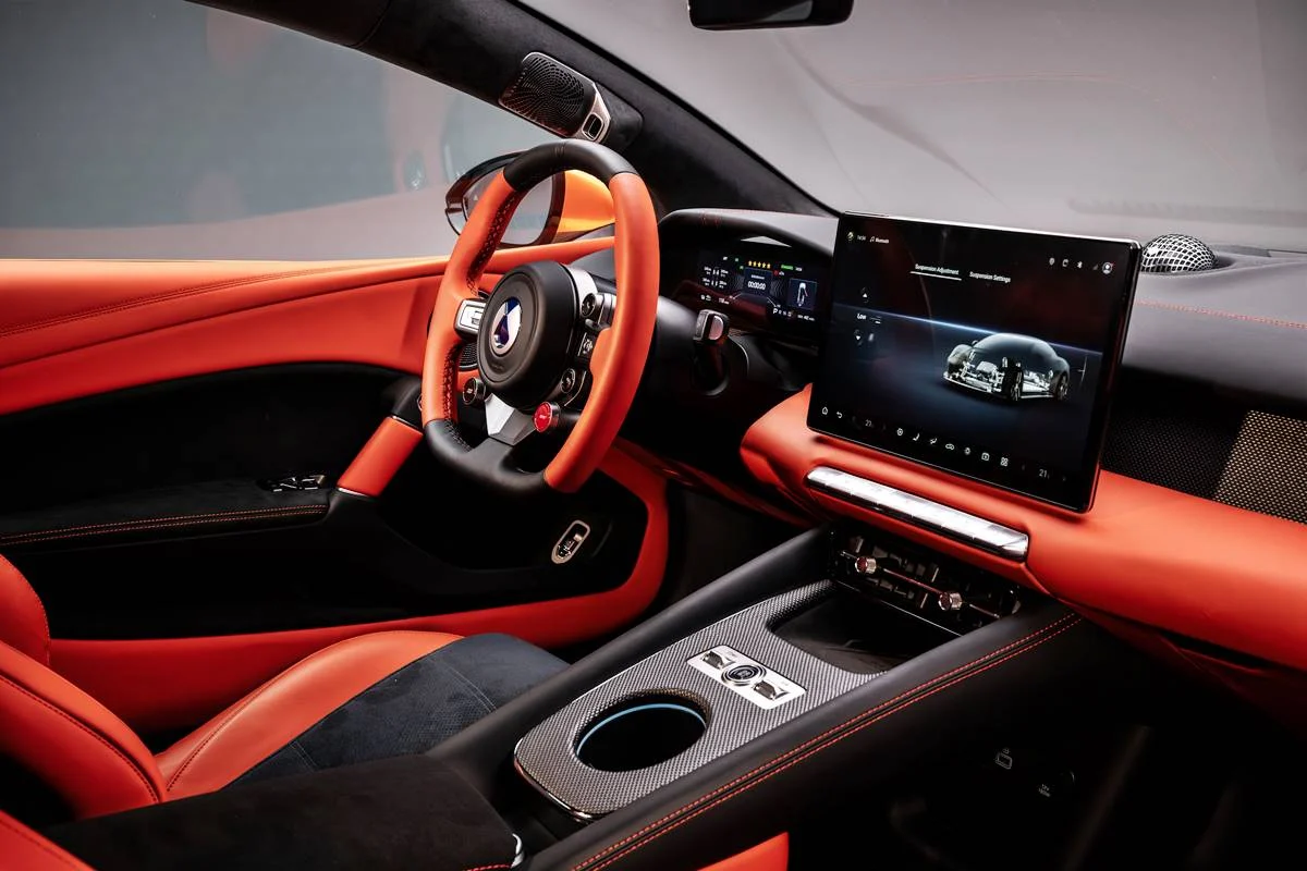 Denza Z interior