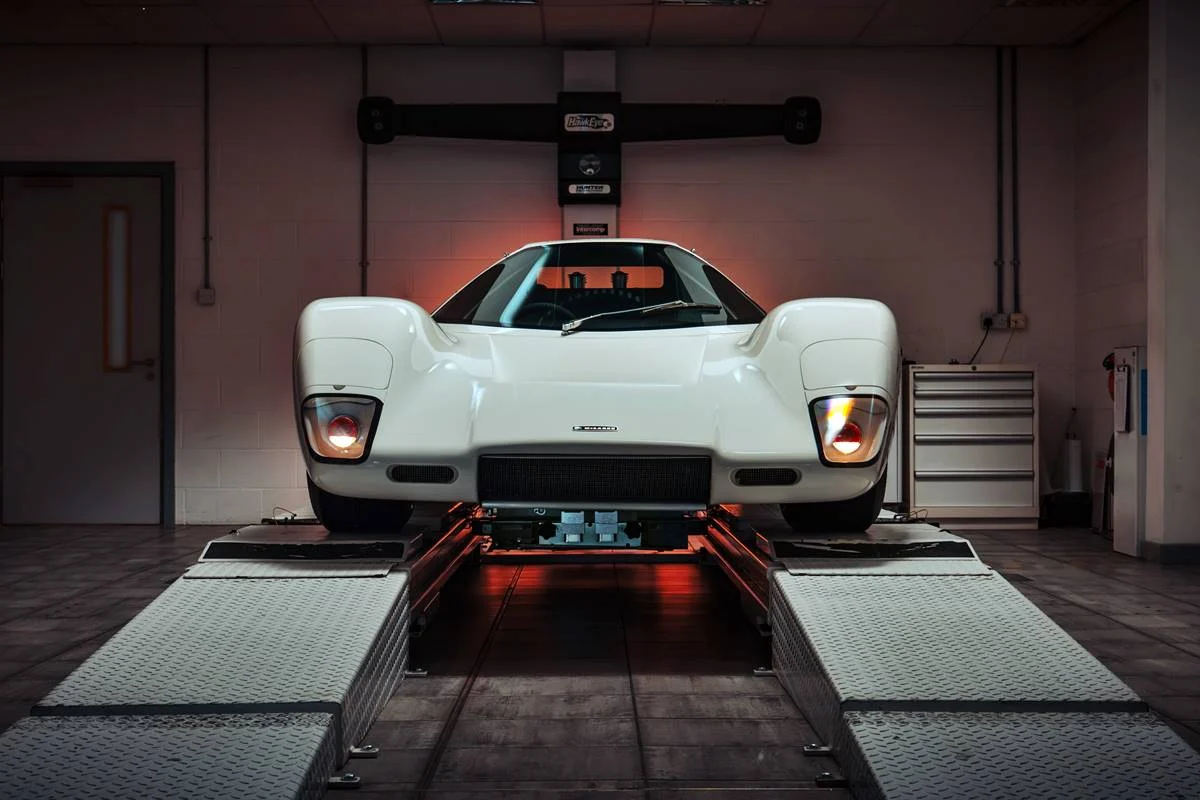 McLaren M6GT